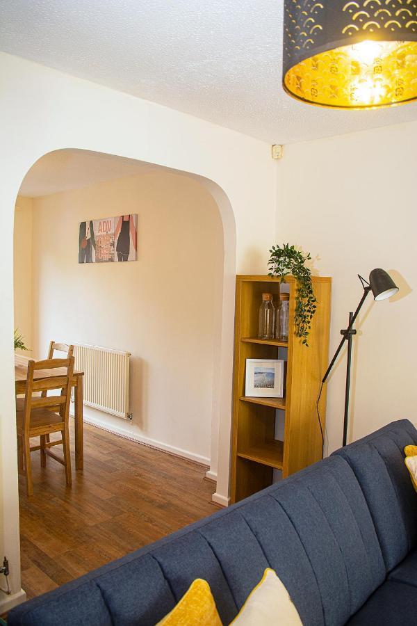 Cosy 3-Bed Home Close To City Centre Манчестер Екстер'єр фото